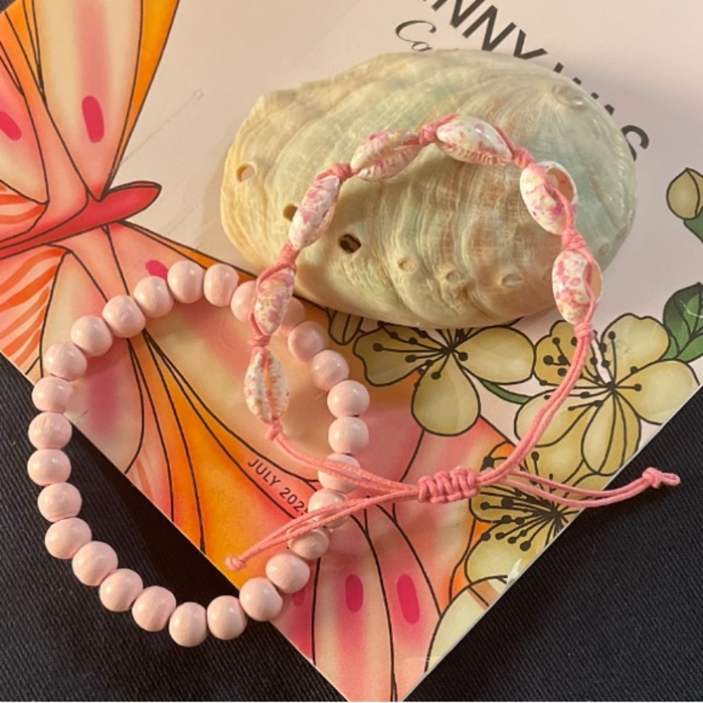 MNG Women’s Seashell Bracelet Set
